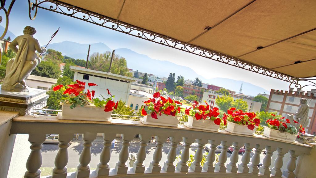 Hotel Boutique Vila Fernando Tirana Exteriör bild