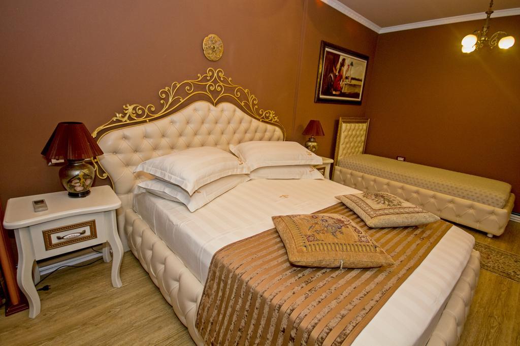 Hotel Boutique Vila Fernando Tirana Exteriör bild