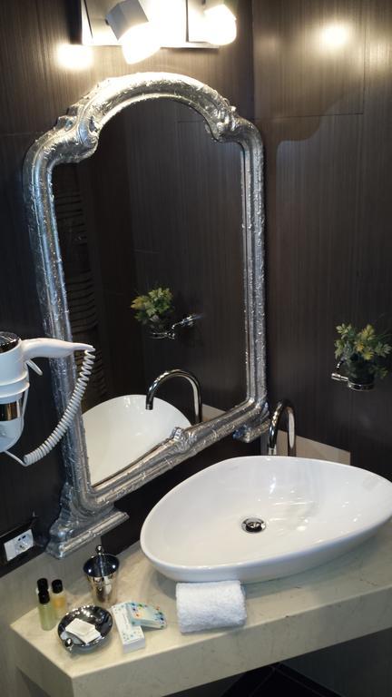 Hotel Boutique Vila Fernando Tirana Rum bild