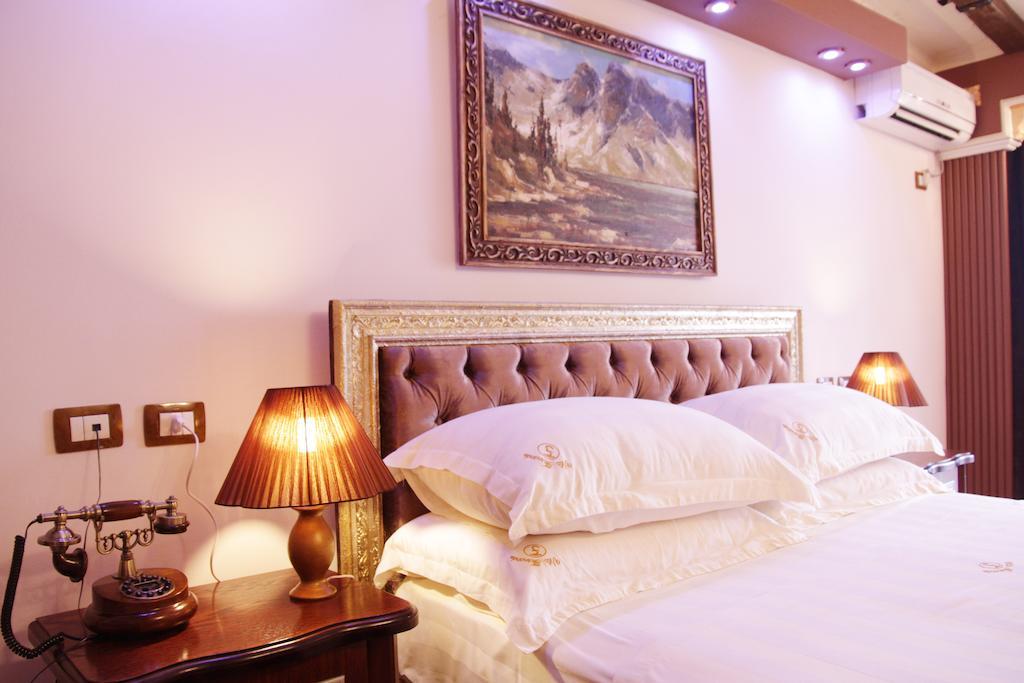 Hotel Boutique Vila Fernando Tirana Rum bild