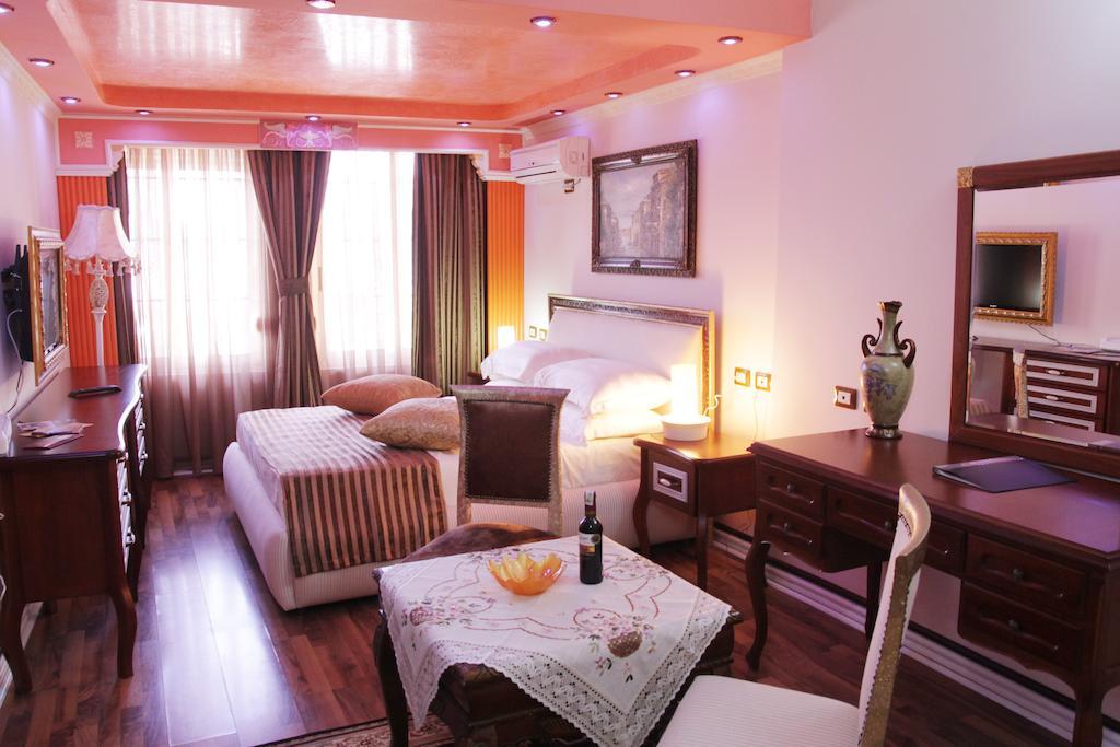 Hotel Boutique Vila Fernando Tirana Rum bild